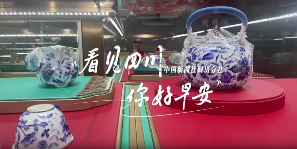 不少游客慕名前来乘坐和踏青赏花