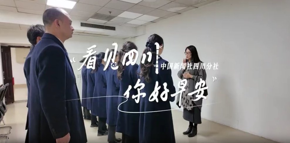 不少游客慕名前来乘坐和踏青赏花