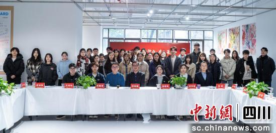 求学的港澳青年代表参加