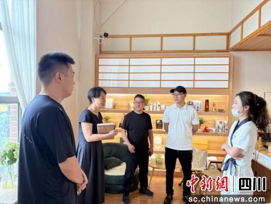 东雨美容