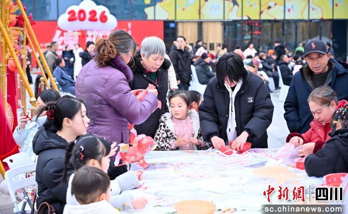 继续了解随着最后一波消费者满载而归
