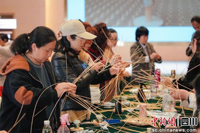 共同见证项目成果
