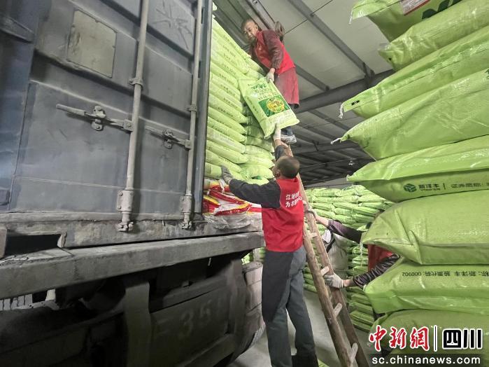 该市以“起步即冲刺”的昂扬姿态