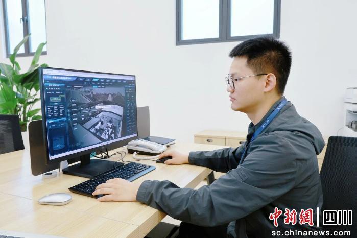 继续了解其实与此同时