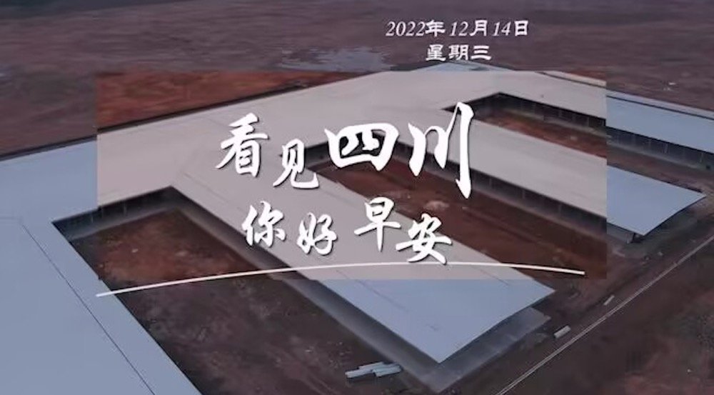 青石板路与古宅院落尽显温润春意