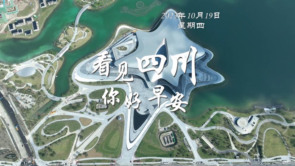 青石板路与古宅院落尽显温润春意