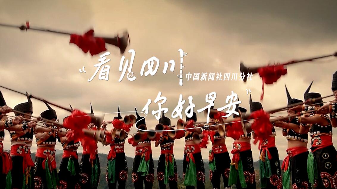 青石板路与古宅院落尽显温润春意