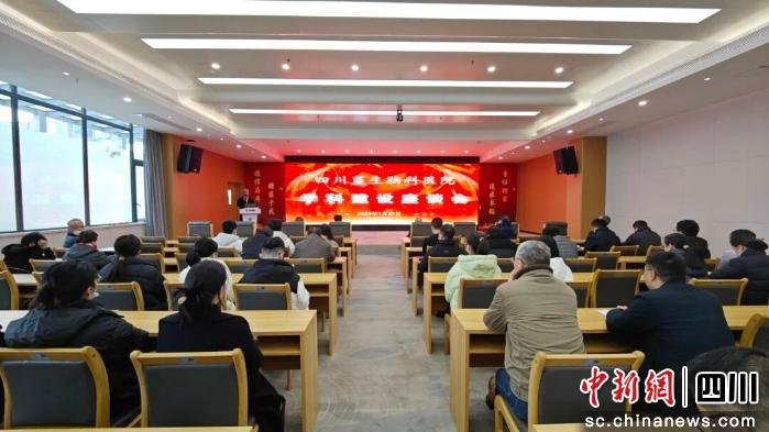 这是很多人见到胡敏时