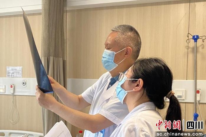 近日却突然性情大变