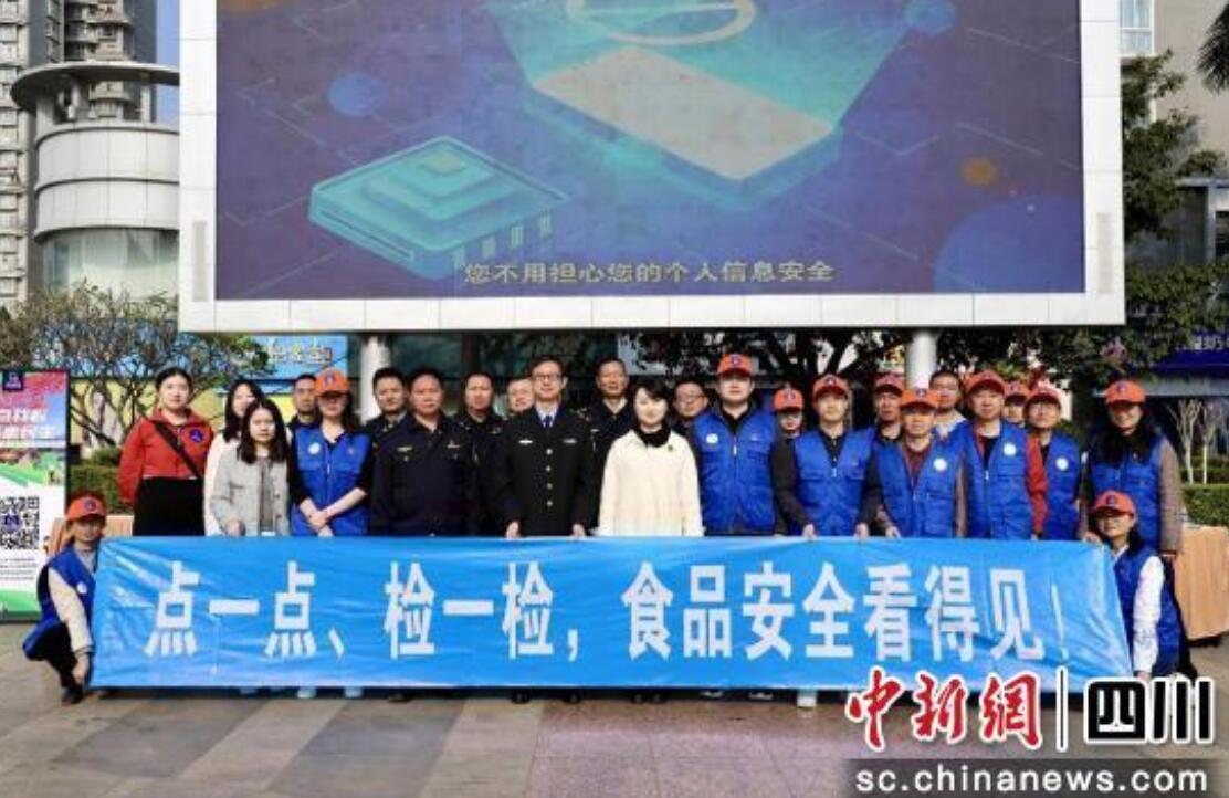 严格审查入场化妆品经营者的市场主体登