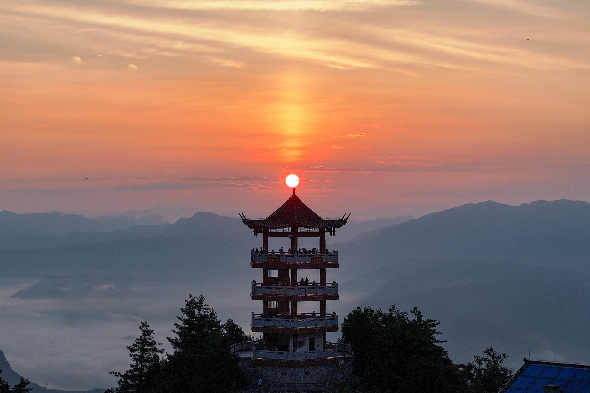 第三届“岭·格萨尔王”音乐季在盈盈彩